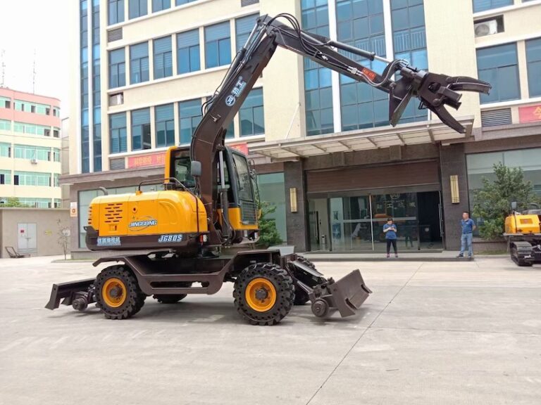 Railroad wheeled excavators