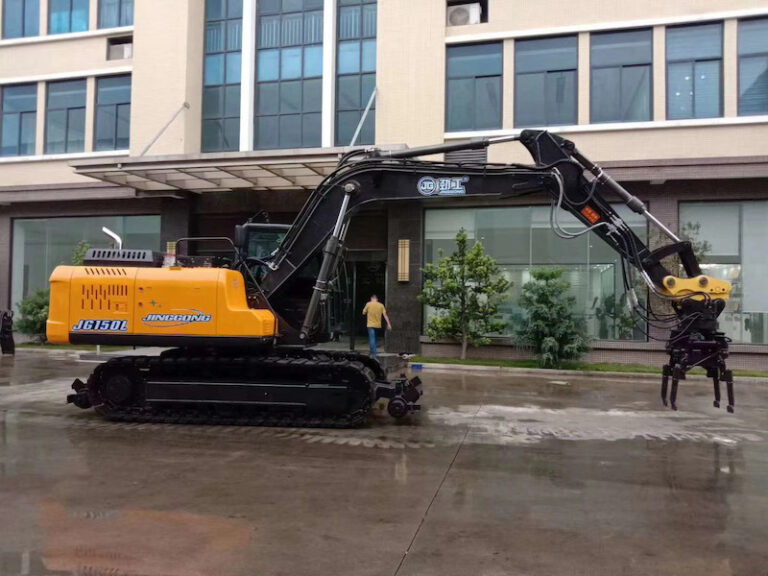 railroad excavators JG150L for railway usage